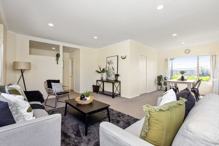 Photo of property in 6 Rosehill Way, Taradale, Napier, 4112