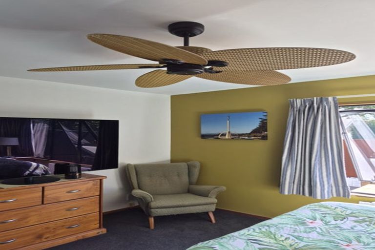 Photo of property in 1/14 Beresford Street, Bayswater, Auckland, 0622