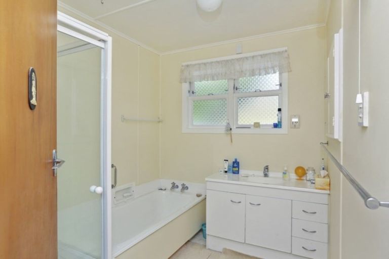 Photo of property in 11 Taunton Place, Lynmouth, New Plymouth, 4310