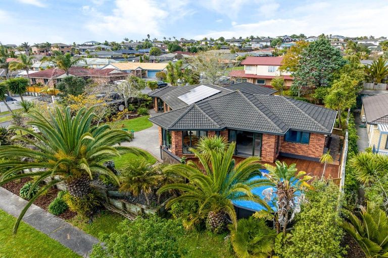 Photo of property in 54 Roy Maloney Drive, Henderson, Auckland, 0612