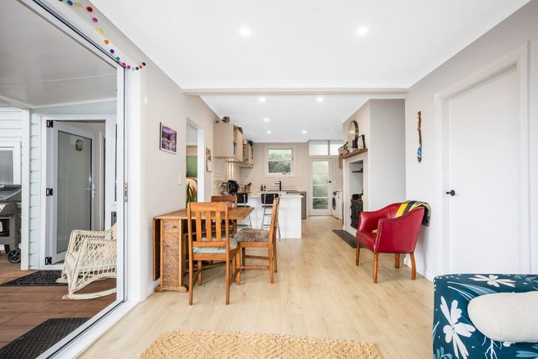 Photo of property in 15 Howard Road, Point Howard, Lower Hutt, 5013