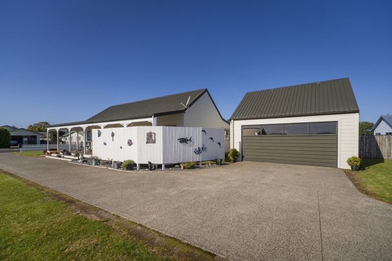 Photo of property in 50 Whitby Avenue, Whitianga, 3510