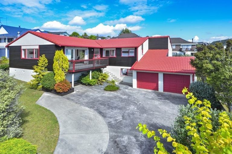 Photo of property in 125 Stapleford Crescent, Browns Bay, Auckland, 0630