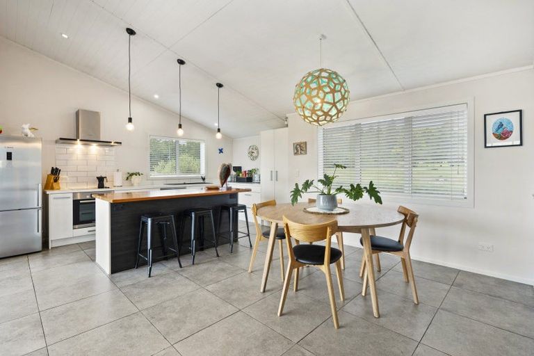 Photo of property in 1 Seagers Close, Kinloch, Taupo, 3377