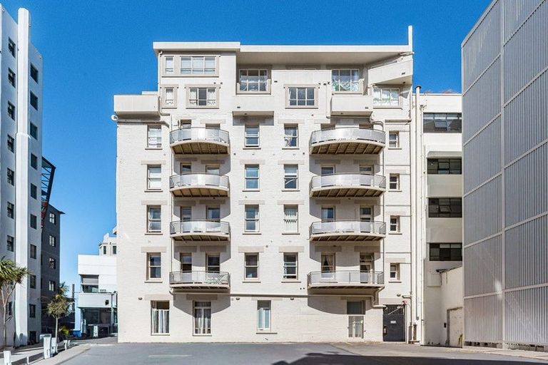 Photo of property in Columbia Apartments, 22/32 Cuba Street, Te Aro, Wellington, 6011