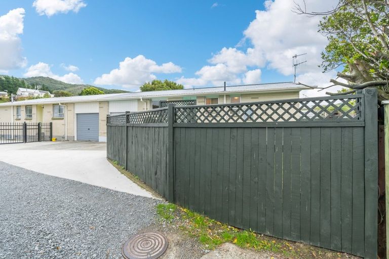 Photo of property in 309b Wellington Road, Wainuiomata, Lower Hutt, 5014