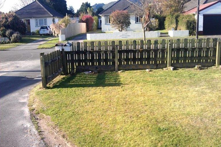 Photo of property in 2/13 Faulke Avenue, Wainuiomata, Lower Hutt, 5014