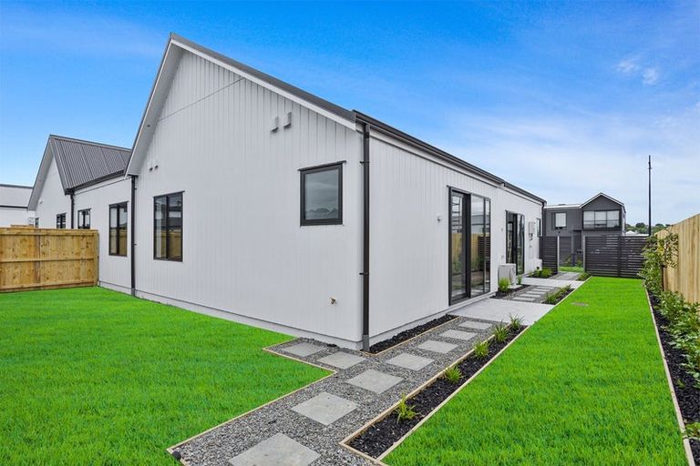 Photo of property in 29 Cambie Avenue, Red Beach, 0932