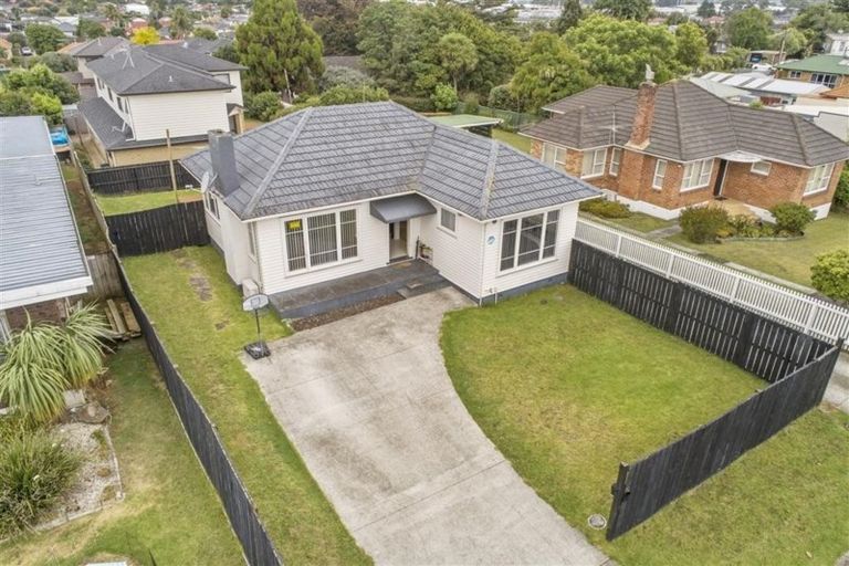 Photo of property in 102 Wallace Road, Papatoetoe, Auckland, 2025