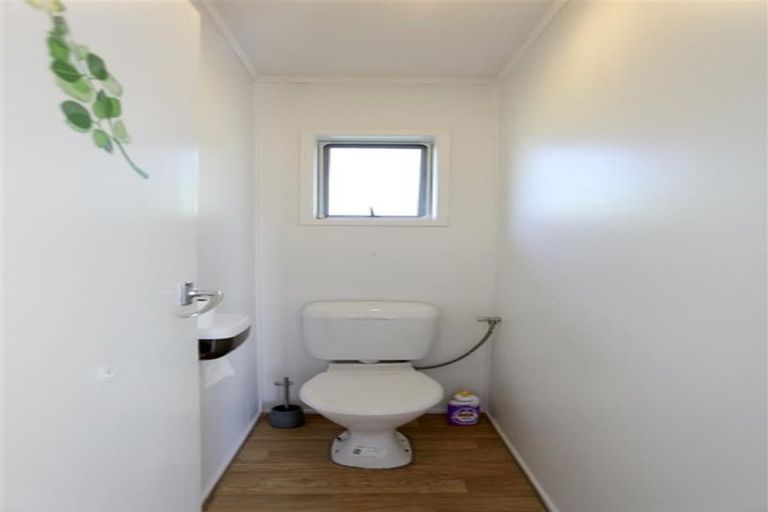 Photo of property in 1/48 Mirrabooka Avenue, Botany Downs, Auckland, 2010