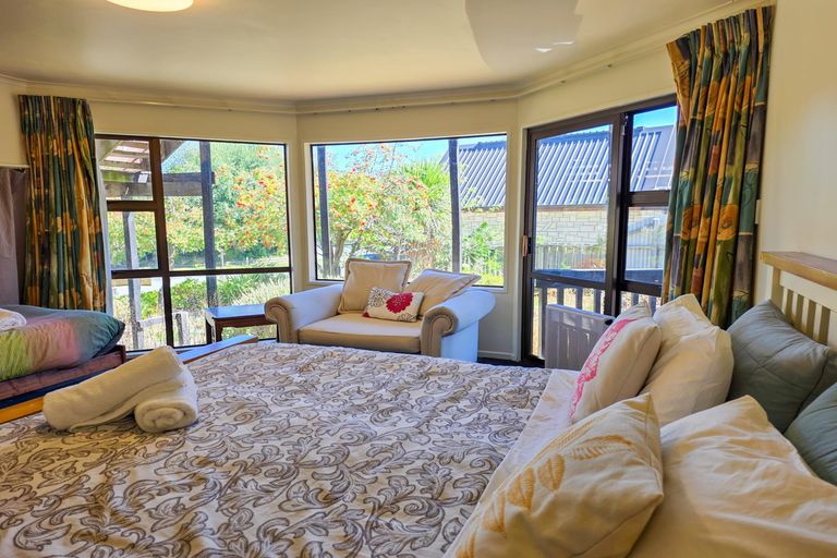 Photo of property in 1 Burnett Place, Lake Tekapo, 7999