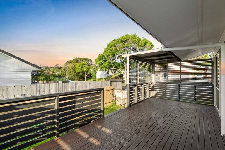 Photo of property in 23 Everglade Drive, Goodwood Heights, Auckland, 2105