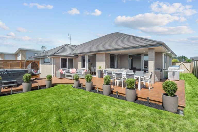 Photo of property in 22 Helen June Avenue, Flagstaff, Hamilton, 3210