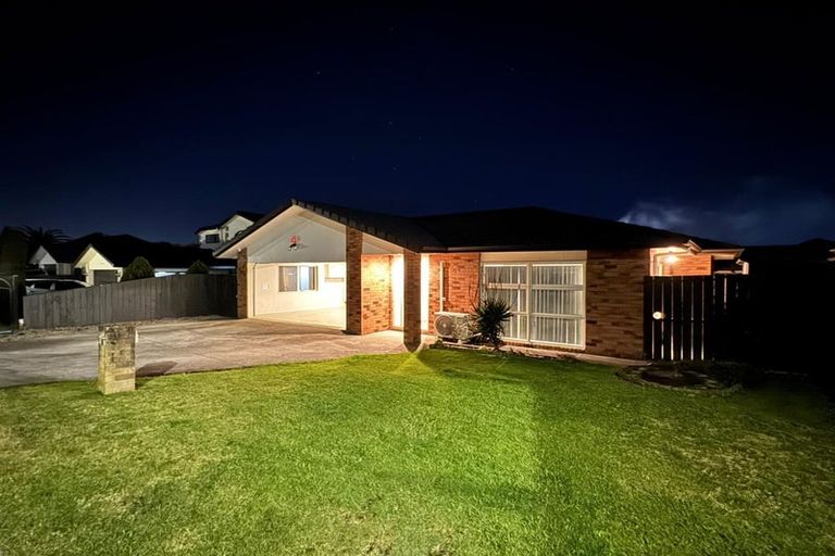 Photo of property in 13 Hansen Place, Takanini, 2112