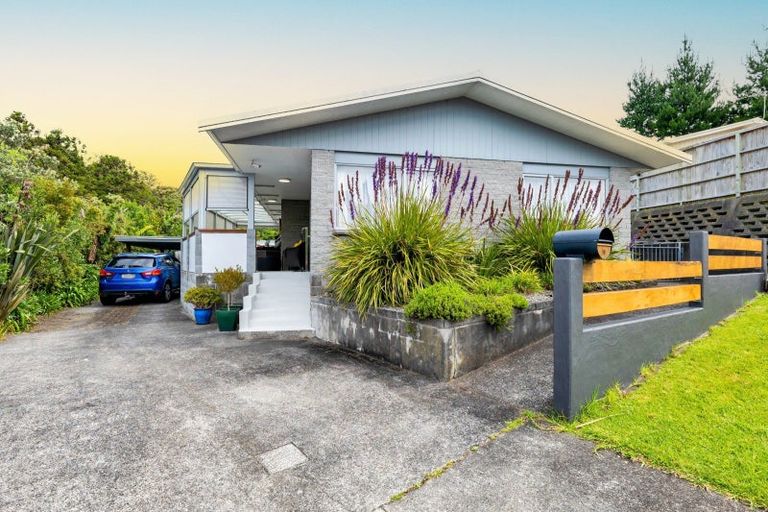 Photo of property in 11 Shaldon Crescent, Blagdon, New Plymouth, 4310