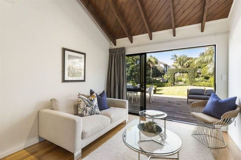 Photo of property in 40 Takutai Avenue, Bucklands Beach, Auckland, 2012