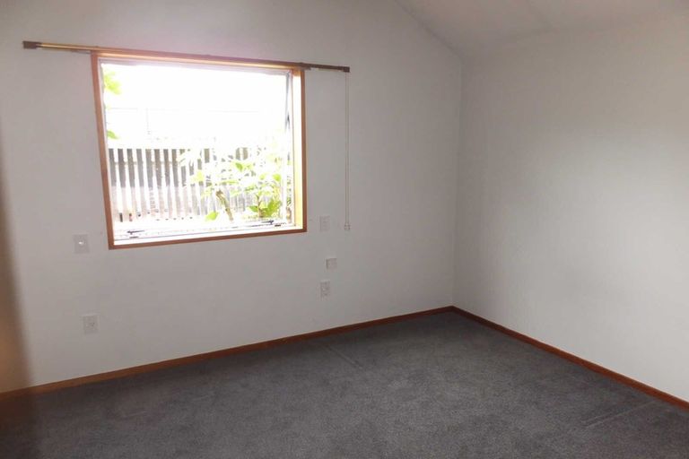 Photo of property in 2/93 Aikmans Road, Merivale, Christchurch, 8014