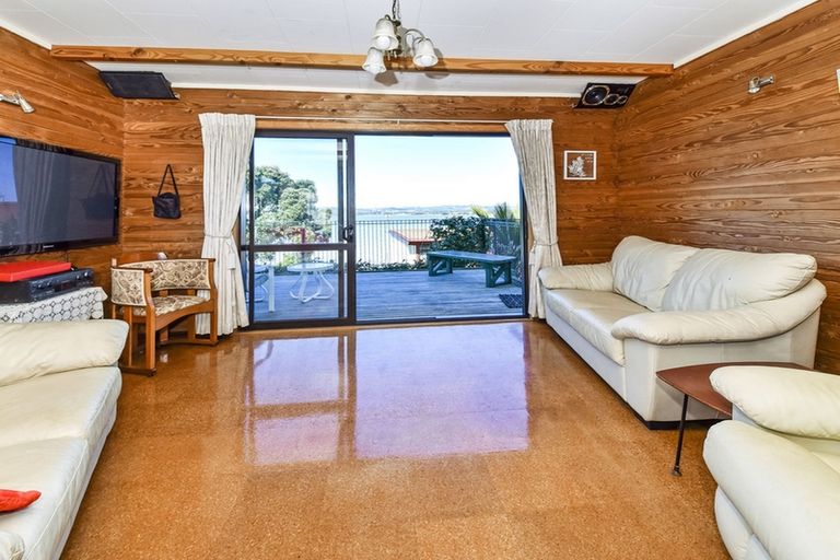 Photo of property in 52 Carnoustie Drive, Wattle Downs, Auckland, 2103