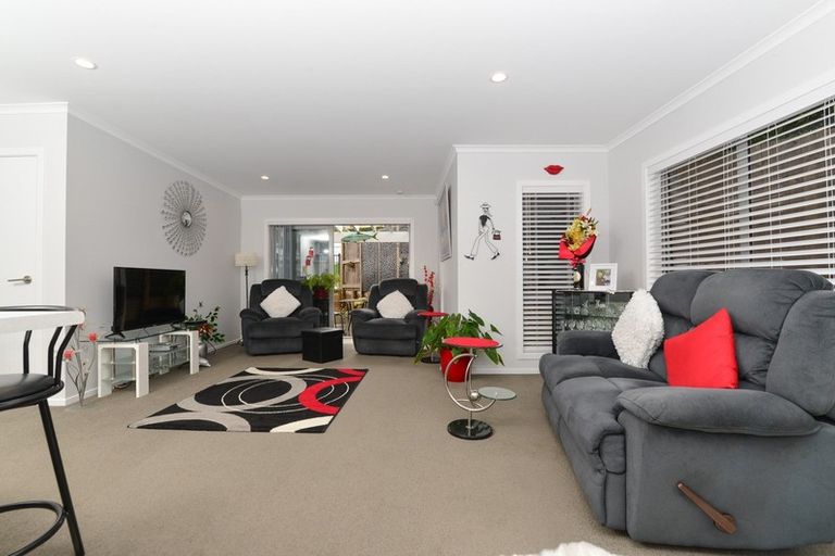 Photo of property in 1/23 The Dales, Dinsdale, Hamilton, 3204