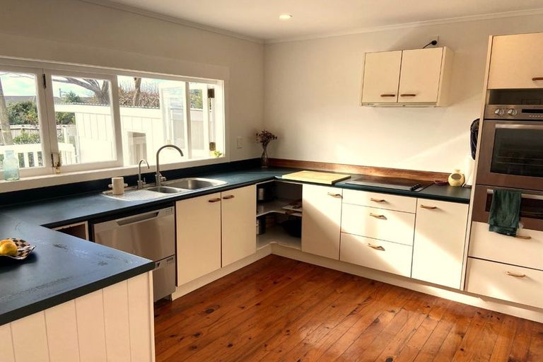 Photo of property in 12 Washington Avenue, Snells Beach, 0920