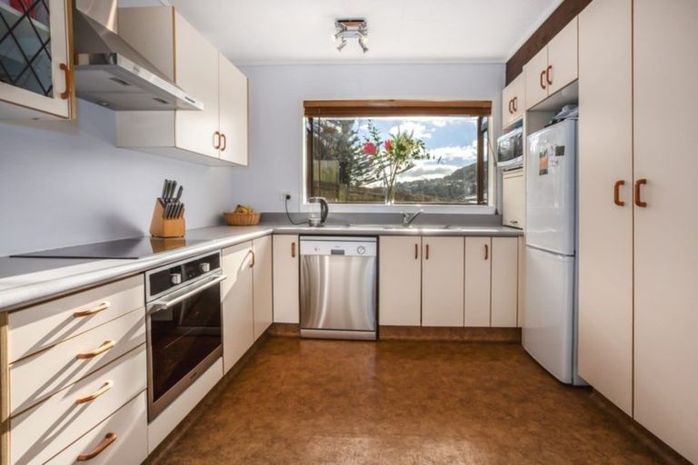 Photo of property in 71 Omapere Street, Whitby, Porirua, 5024