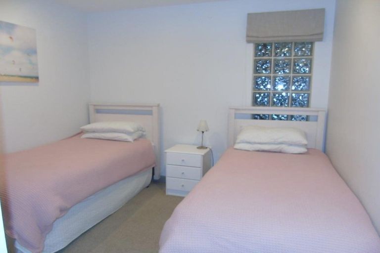 Photo of property in Atrium Towers, 5e/154 The Terrace, Wellington Central, Wellington, 6011