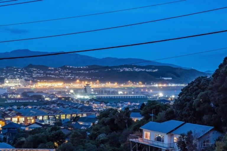 Photo of property in 92 Duncan Terrace, Kilbirnie, Wellington, 6022