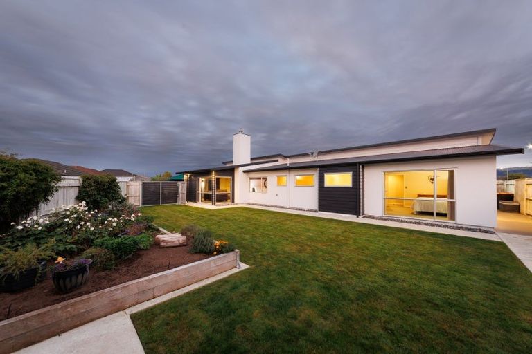 Photo of property in 11 Manhattan Court, Kelvin Grove, Palmerston North, 4414