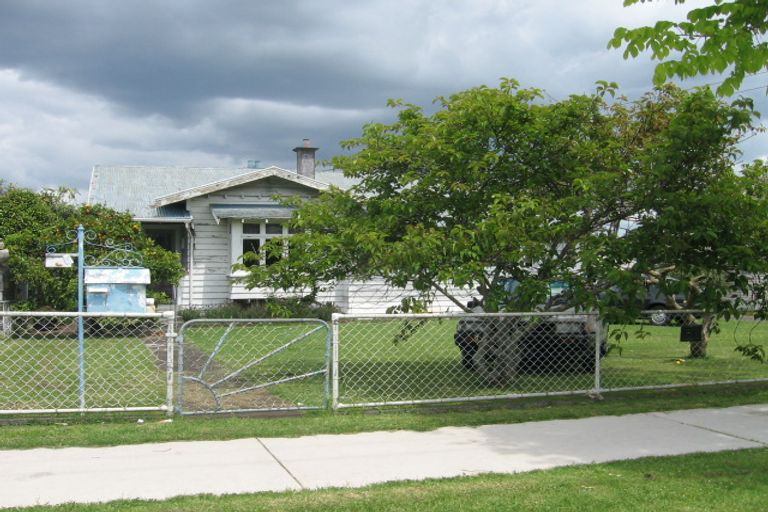 Photo of property in 2 Gifford Road, Papatoetoe, Auckland, 2025