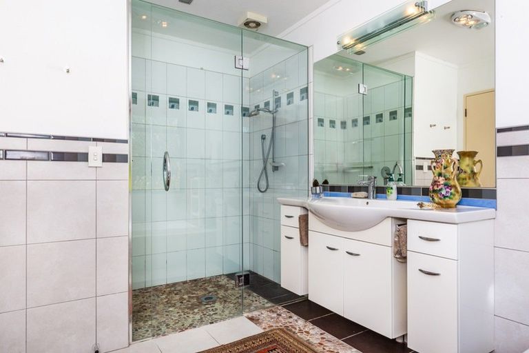 Photo of property in 71 Gillespie Place, Acacia Bay, Taupo, 3385