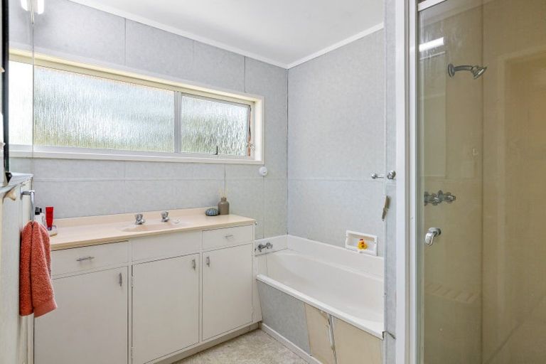 Photo of property in 121 Pacific Parade, Army Bay, Whangaparaoa, 0930