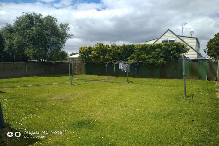 Photo of property in 15 Wainui Avenue, Point Chevalier, Auckland, 1022