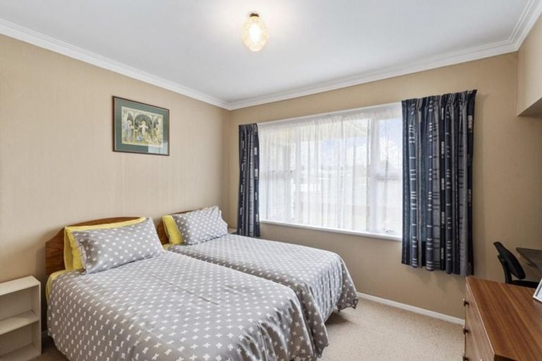 Photo of property in 17 Meadowvale Drive, Levin, 5510