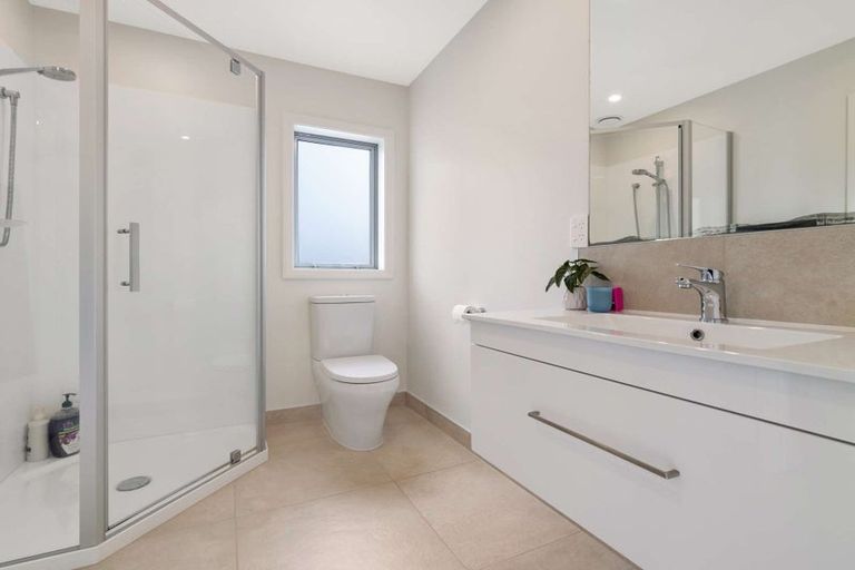 Photo of property in 116c Birkdale Road, Birkdale, Auckland, 0626