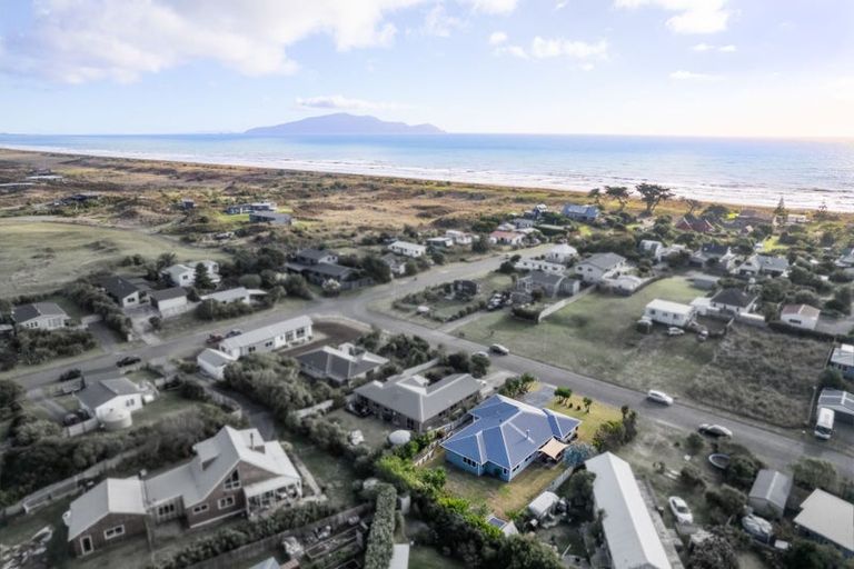 Photo of property in 48 Gawler Street, Te Horo Beach, Otaki, 5581