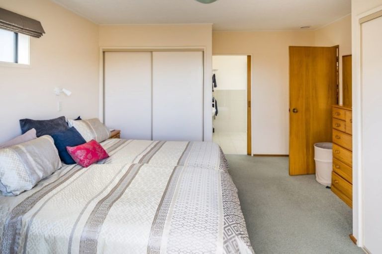 Photo of property in 45 Mana View Road, Paremata, Porirua, 5026