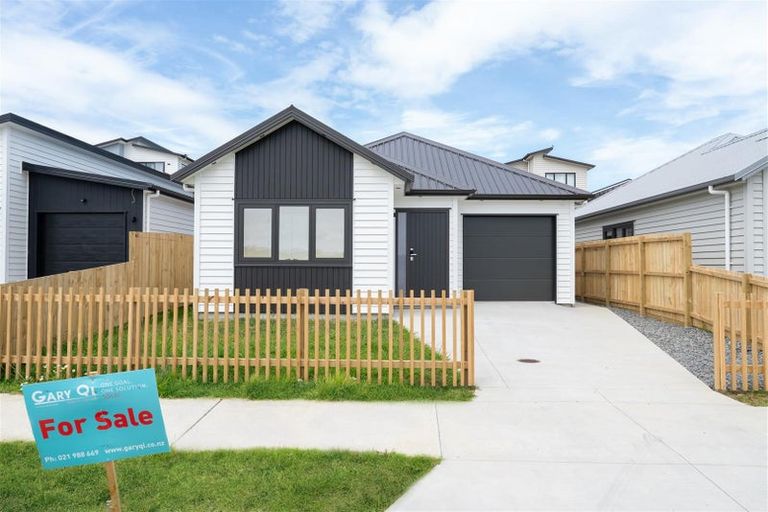 Photo of property in 23 Whakairo Crescent, Gulf Harbour, Whangaparaoa, 0930