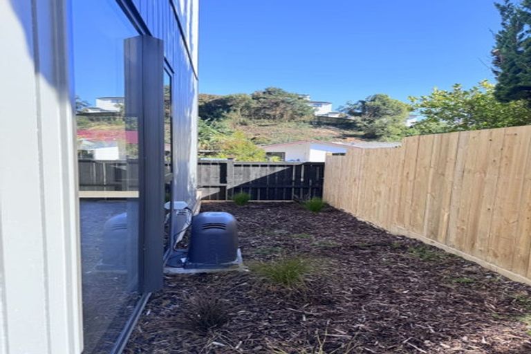Photo of property in 2c Garner Place, Glenfield, Auckland, 0629