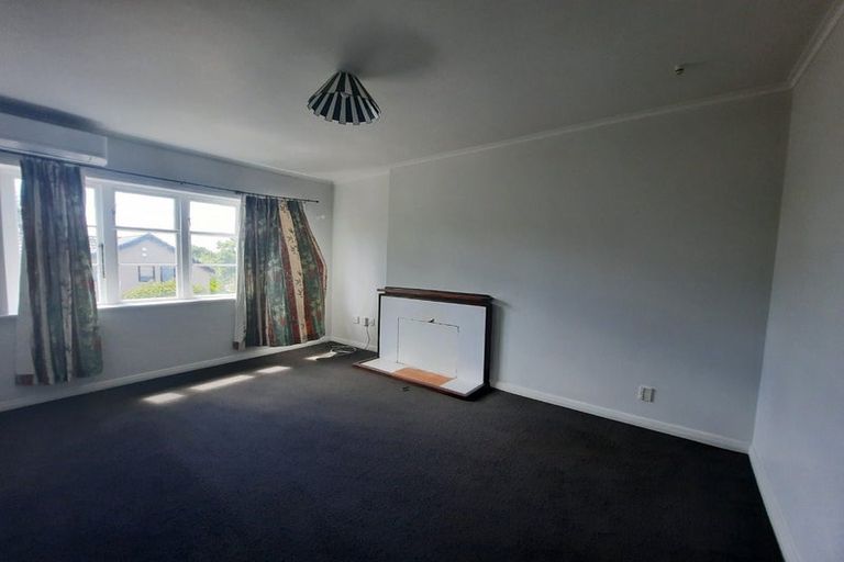 Photo of property in 1/31 Hanlon Crescent, Narrow Neck, Auckland, 0624