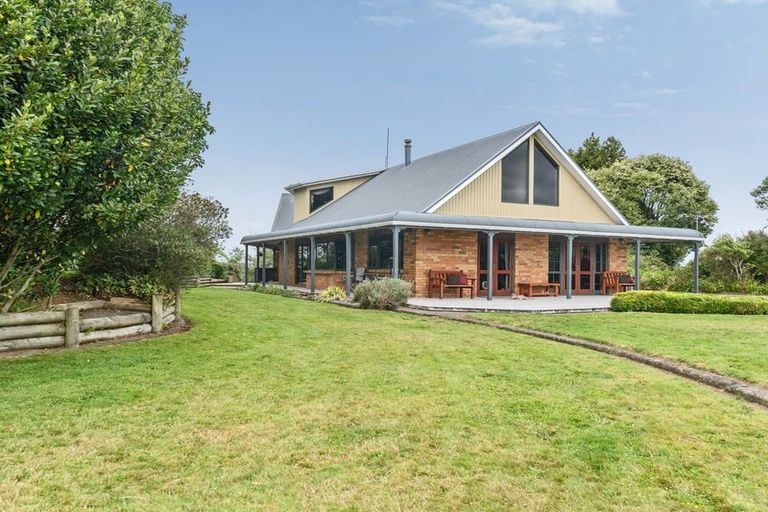 Photo of property in 890a Otaraoa Road, Tikorangi, Waitara, 4383