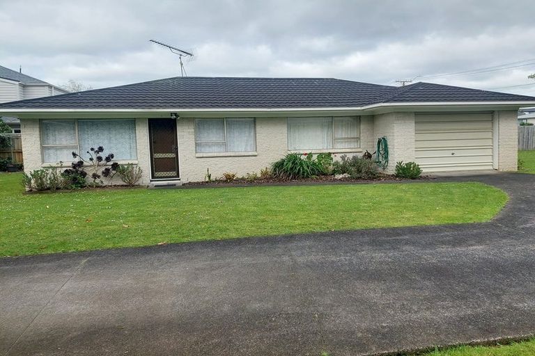 Photo of property in 1/10 Fernaig Street, Papakura, 2110