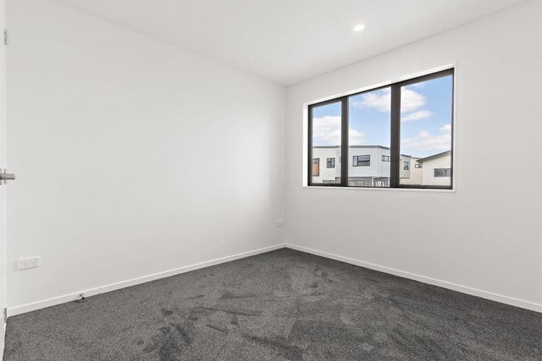 Photo of property in 23 Whiteywood Street, Westgate, 0814