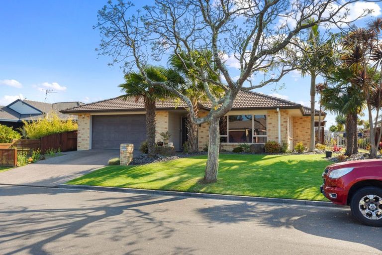 Photo of property in 18 Carribean Place, Papamoa Beach, Papamoa, 3118