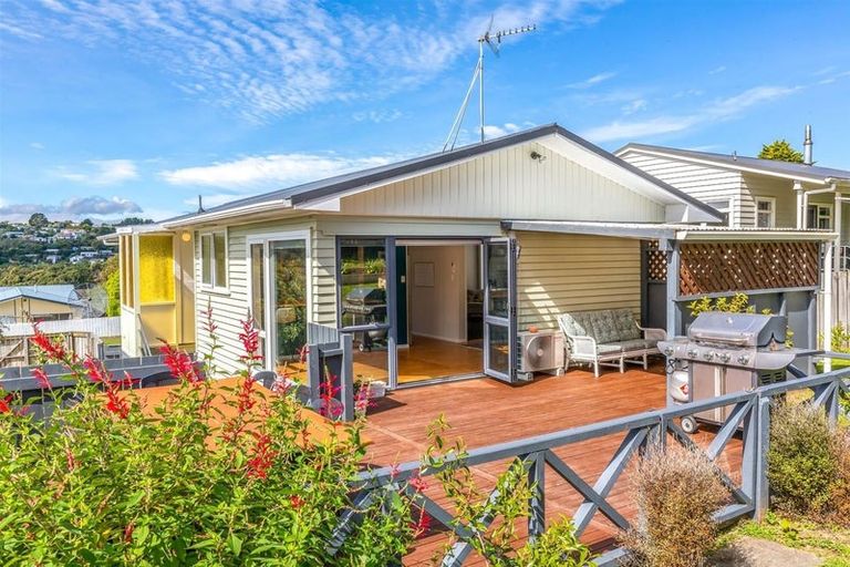 Photo of property in 51 Beaumaris Crescent, Ascot Park, Porirua, 5024