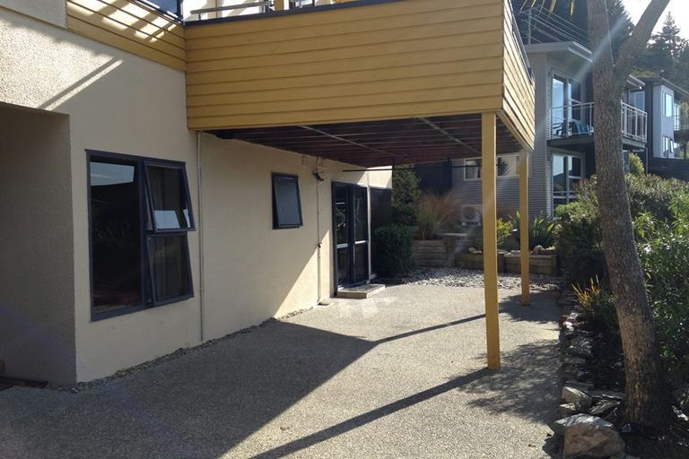 Photo of property in 24 Sainsbury Road, Fernhill, Queenstown, 9300