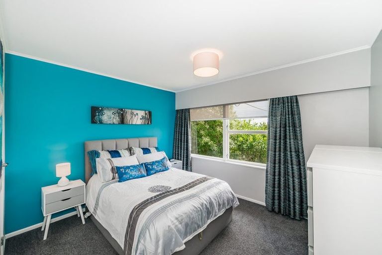 Photo of property in 42 Kaitawa Crescent, Paraparaumu, 5032