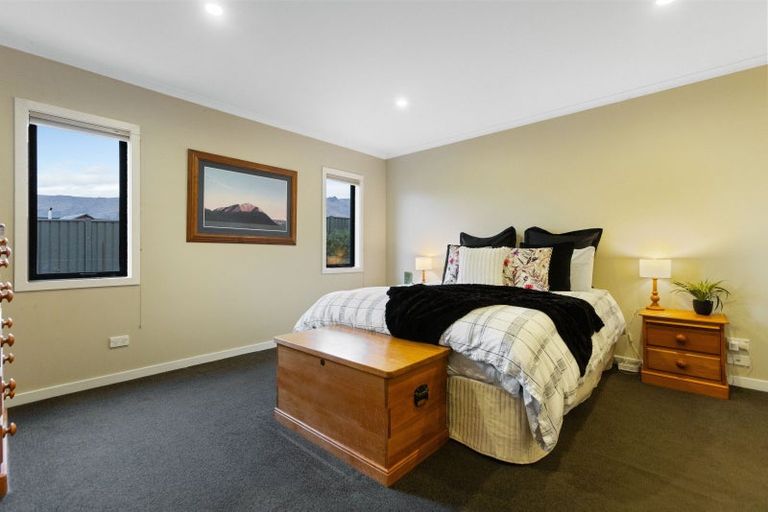 Photo of property in 5 Ethereal Crescent, Mount Pisa, Cromwell, 9383