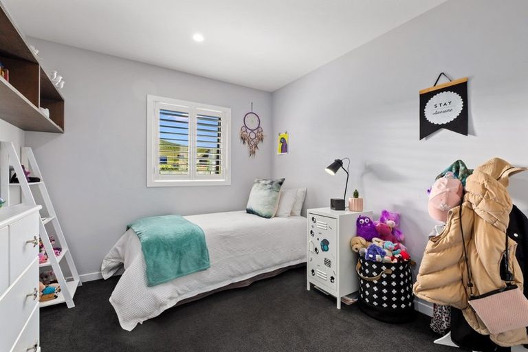 Photo of property in 19 Kirimoko Crescent, Wanaka, 9305