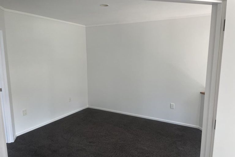 Photo of property in 5 Erskine Close, Island Bay, Wellington, 6023