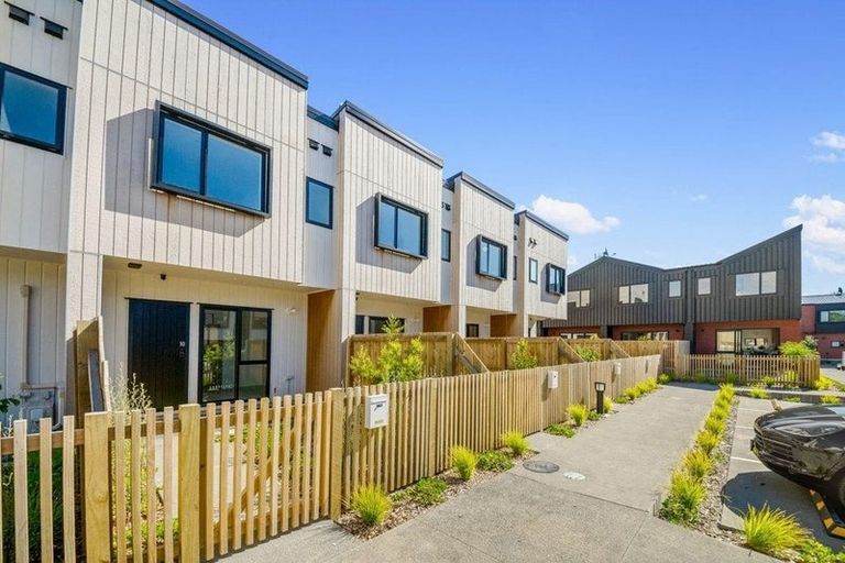 Photo of property in 8 Tokarewa Close, Mount Wellington, Auckland, 1062